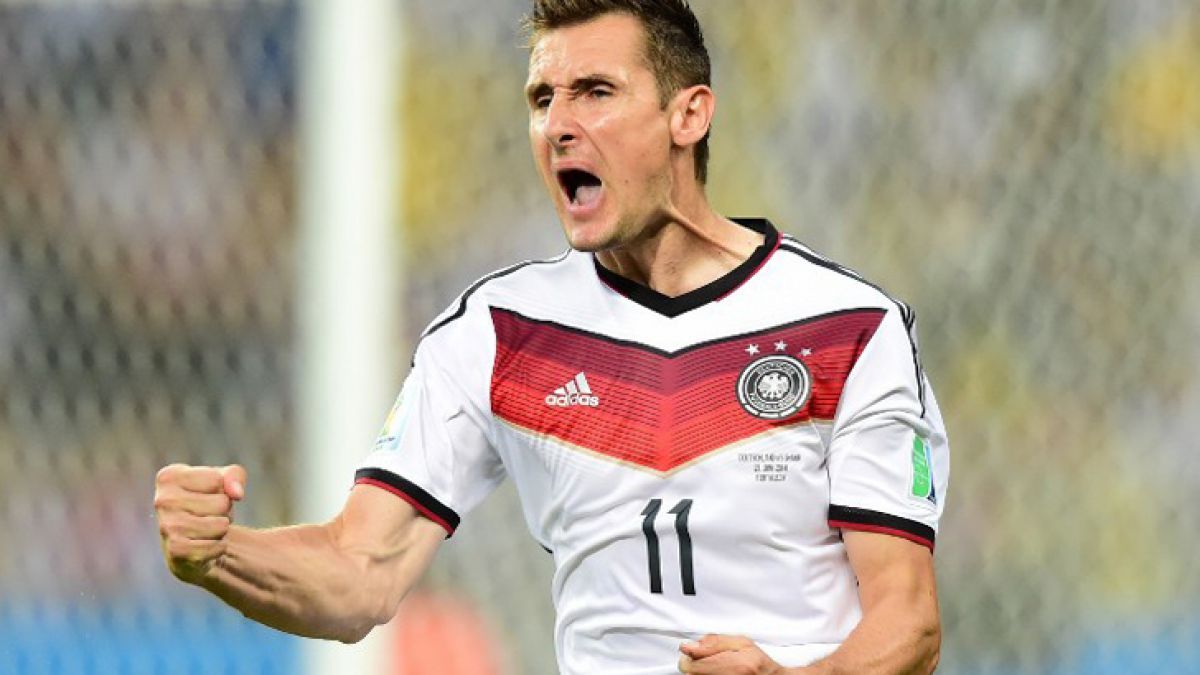 Miroslav Klose anuncia que ha superado su enfermedad