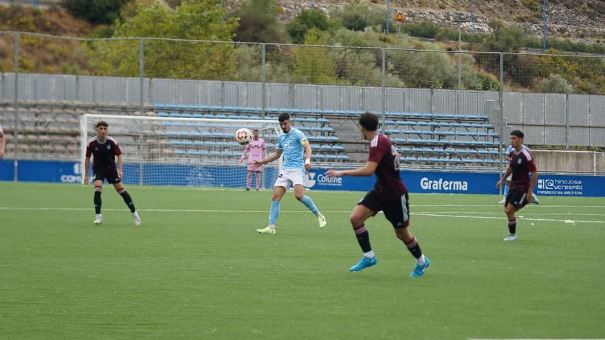 El Ayuntamiento de Lucena completará el graderío del estadio de fútbol