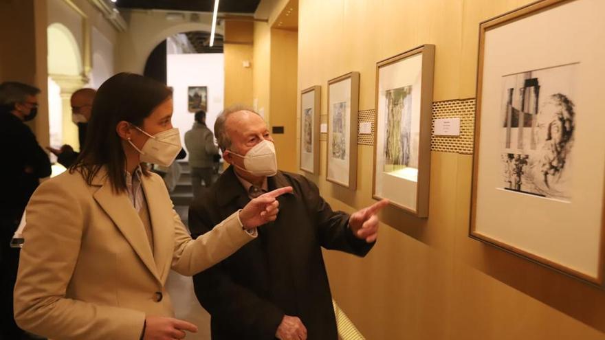 El artista Antonio Bujalance inaugura su nueva exposición en el Museo de Bellas Artes junto a la delegada de Cultura y Patrimonio Cristina Casanueva