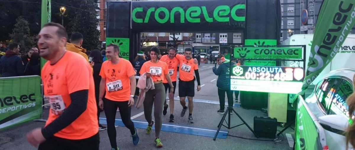 Participantes en la «San Silvestre» de Llanera. | LNE