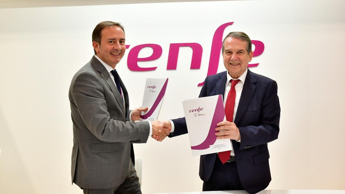El director general de Renfe Viajeros, Javier Pérez, y el alcalde de Vigo, Abel Caballero, en Fitur 2024.