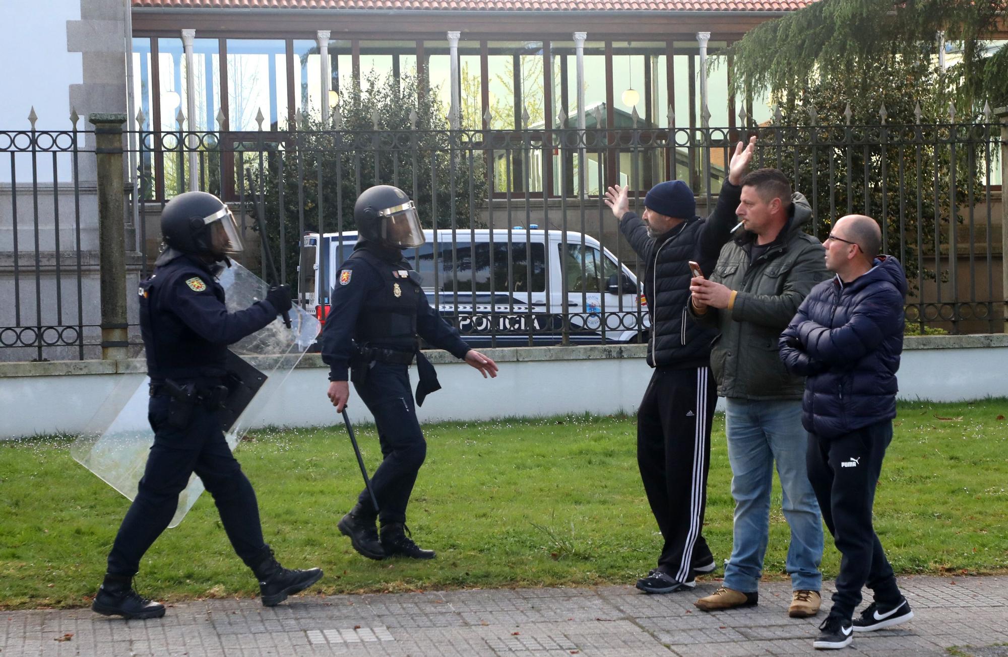 Carga policial en la protesta de bateeiros en Santiago