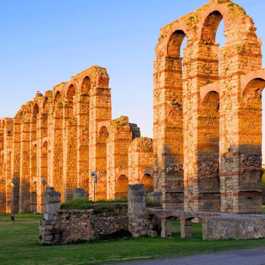 Bandera Azul, un acueducto y un embalse romano Patrimonio de la Unesco: es la mejor playa de interior de Extremadura