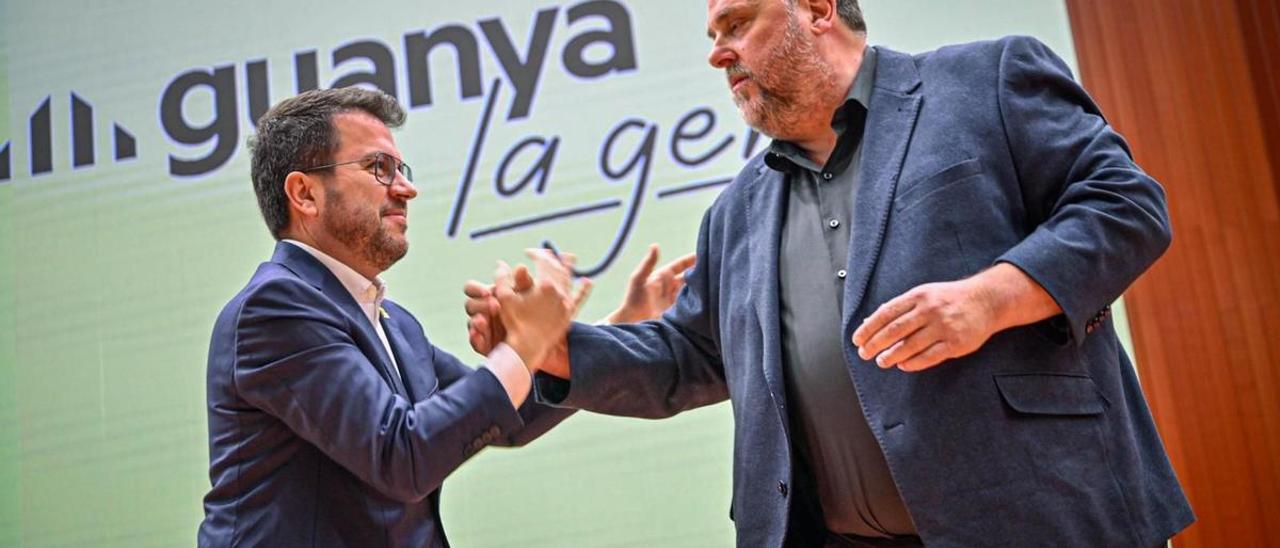 Aragonès y Junqueras en el mitin de apertura de la precampaña electoral de ERC.