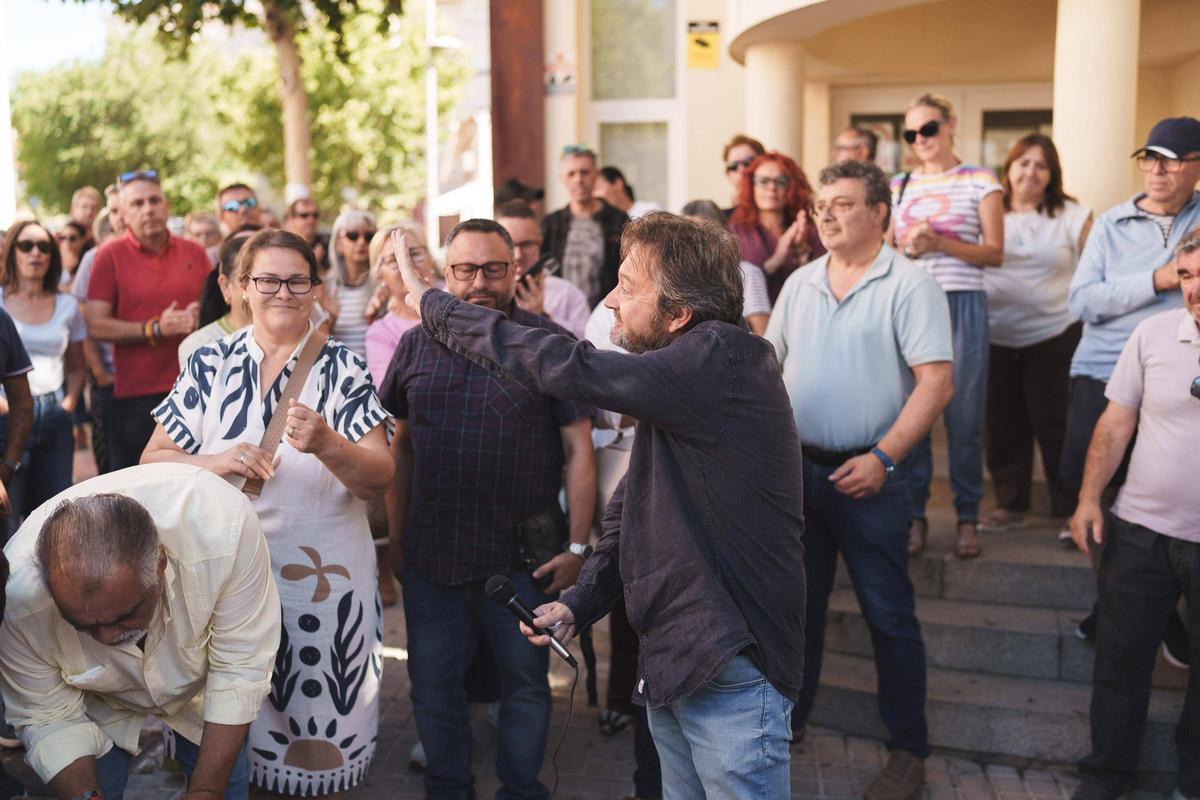 Fotogalería | Mérida arropa a Juan Carlos Nieto, el funcionario del SEPE expedientado por atender sin cita previa Fotogalería | Mérida arropa a Juan Carlos Nieto, el funcionario del SEPE expedientado por atender sin cita previa