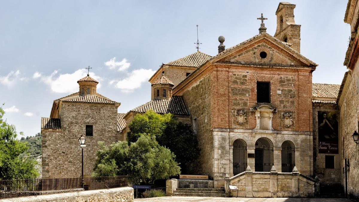 Es uno de los pueblos más bonitos e impresionantes del centro de España