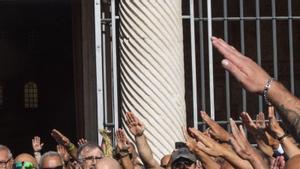 La salutació feixista no serà delicte a Itàlia tret de risc de regressió
