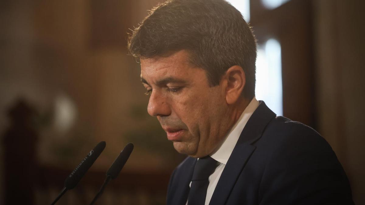 Mazón durante su comparecencia anunciando su dimisión