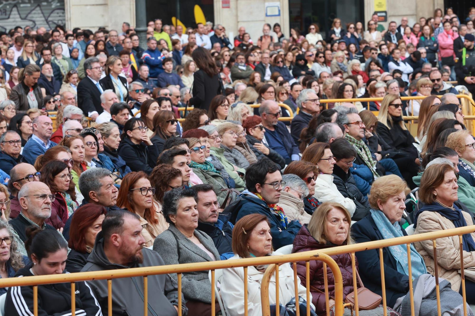 Todas las fotos de la Missa d'Infants en la plaza de la Virgen