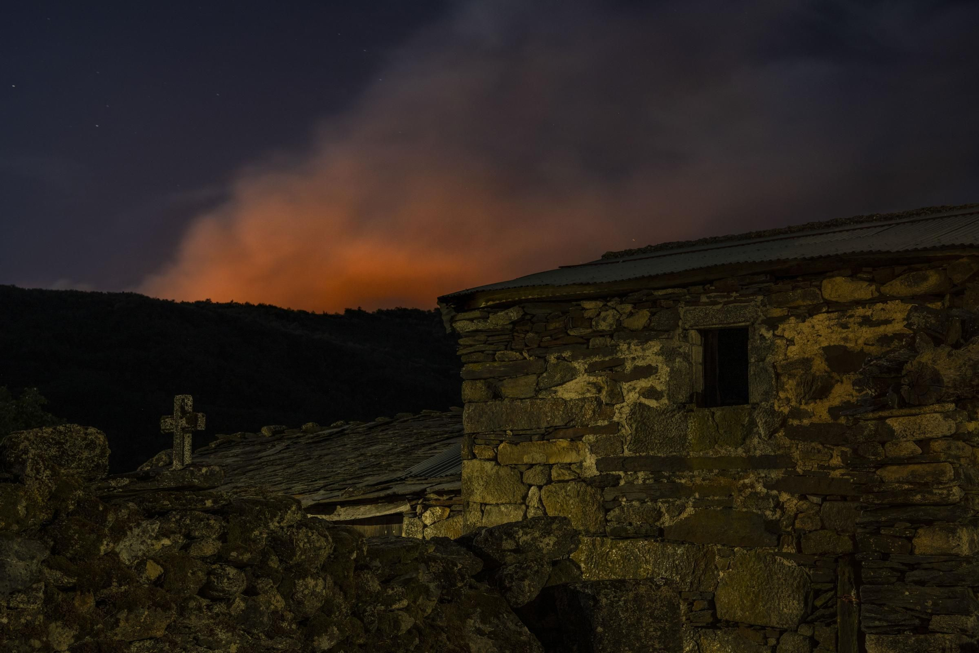 Estado del incendio de Chandrexa de Queixa el sábado 10 por la noche, cuando llevaba arrasadas más de 800 hectáreas
