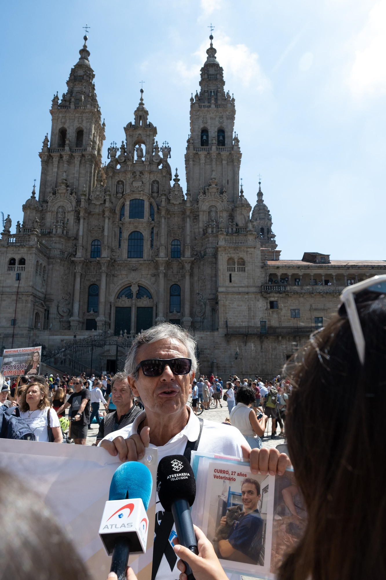 Las víctimas de Angrois se concentran en el Obradoiro en el noveno aniversario del accidente