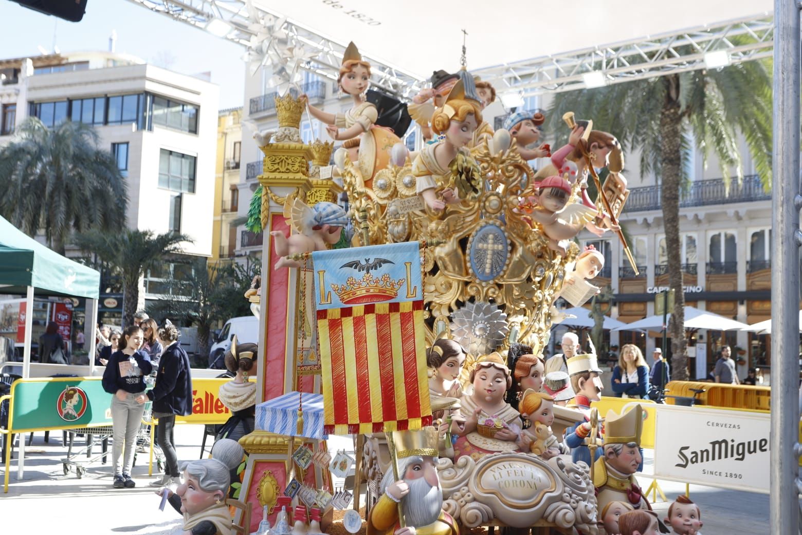 La Falla Reina-Paz, dedicada al centenario de la coronación