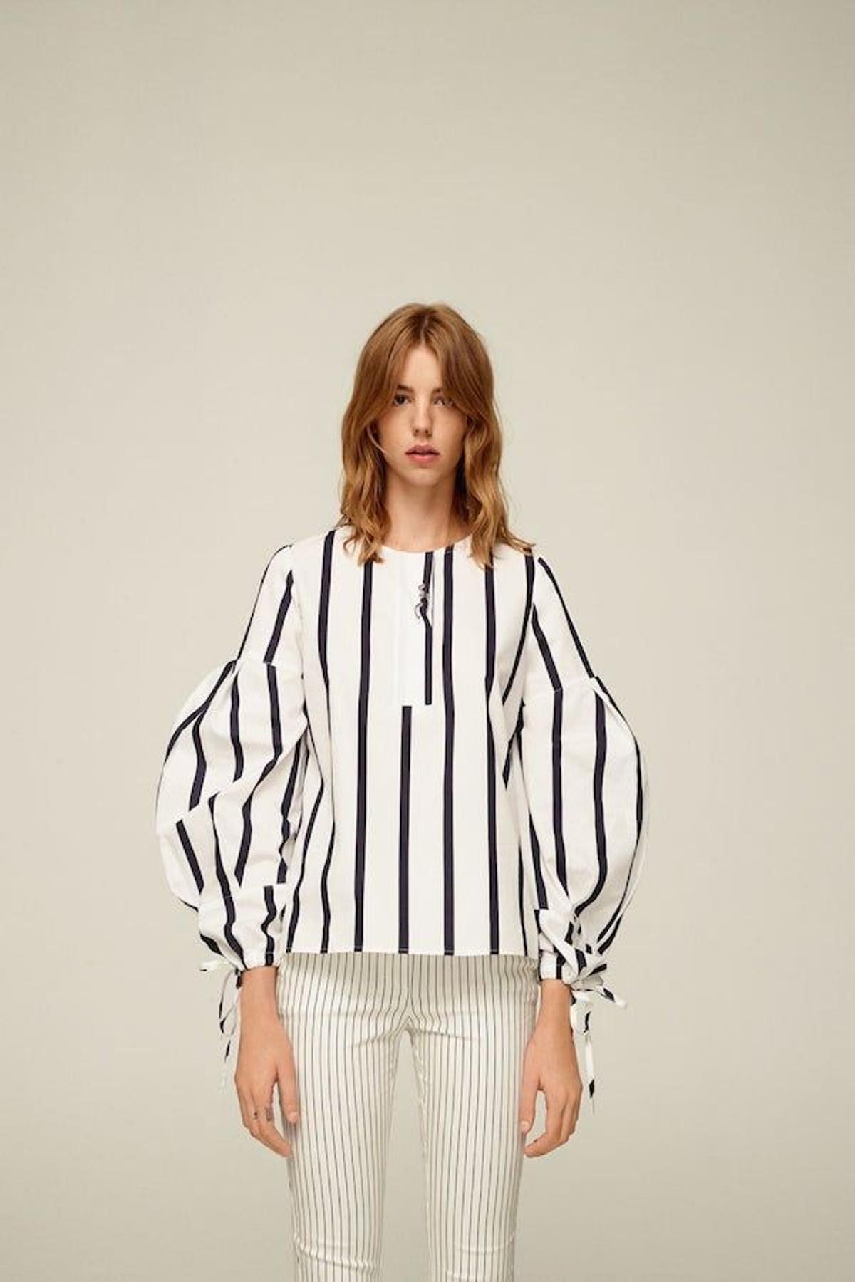 'It list' de julio: Blusa con mangas abullonadas, de Mango, 25,99 euros