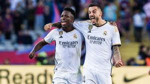 Archivo - Vinícius Jr. celebra un gol del Real Madrid con Joselu Mato.