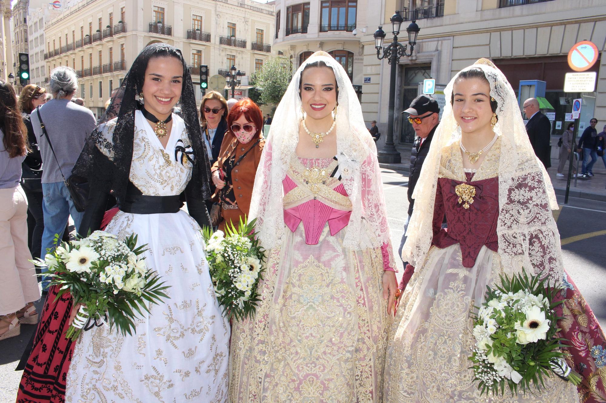 El desfile de falleras mayores en la Ofrenda a San Vicente Ferrer