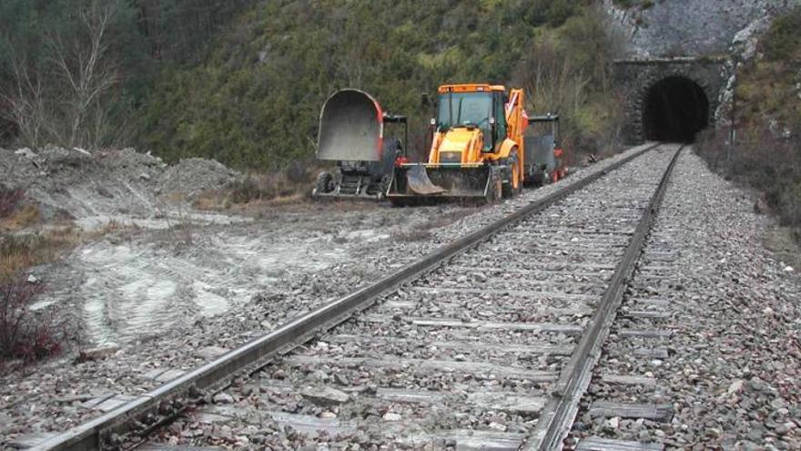 Suspendido el servicio del Canfranero por un accidente