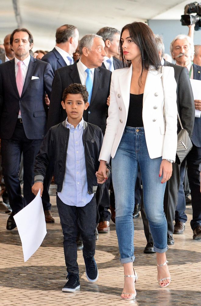 Georgina Rodríguez junto al hijo de Cristiano Ronaldo en Madeira