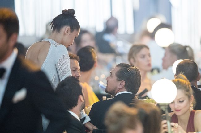 Bella Hadid y Leonardo DiCaprio juntos en la gala amFAR de Cannes 2017