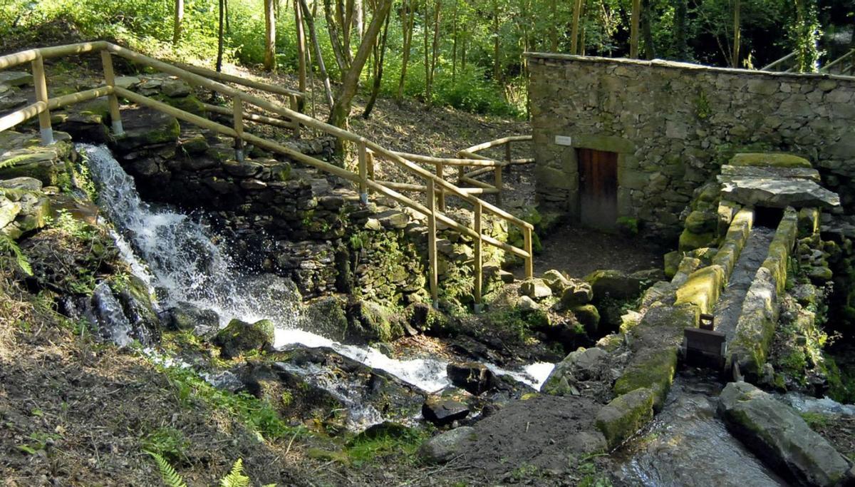 Ruta dos Muiños de Vesacarballa.   | // BERNABÉ/JAVIER LALÍN