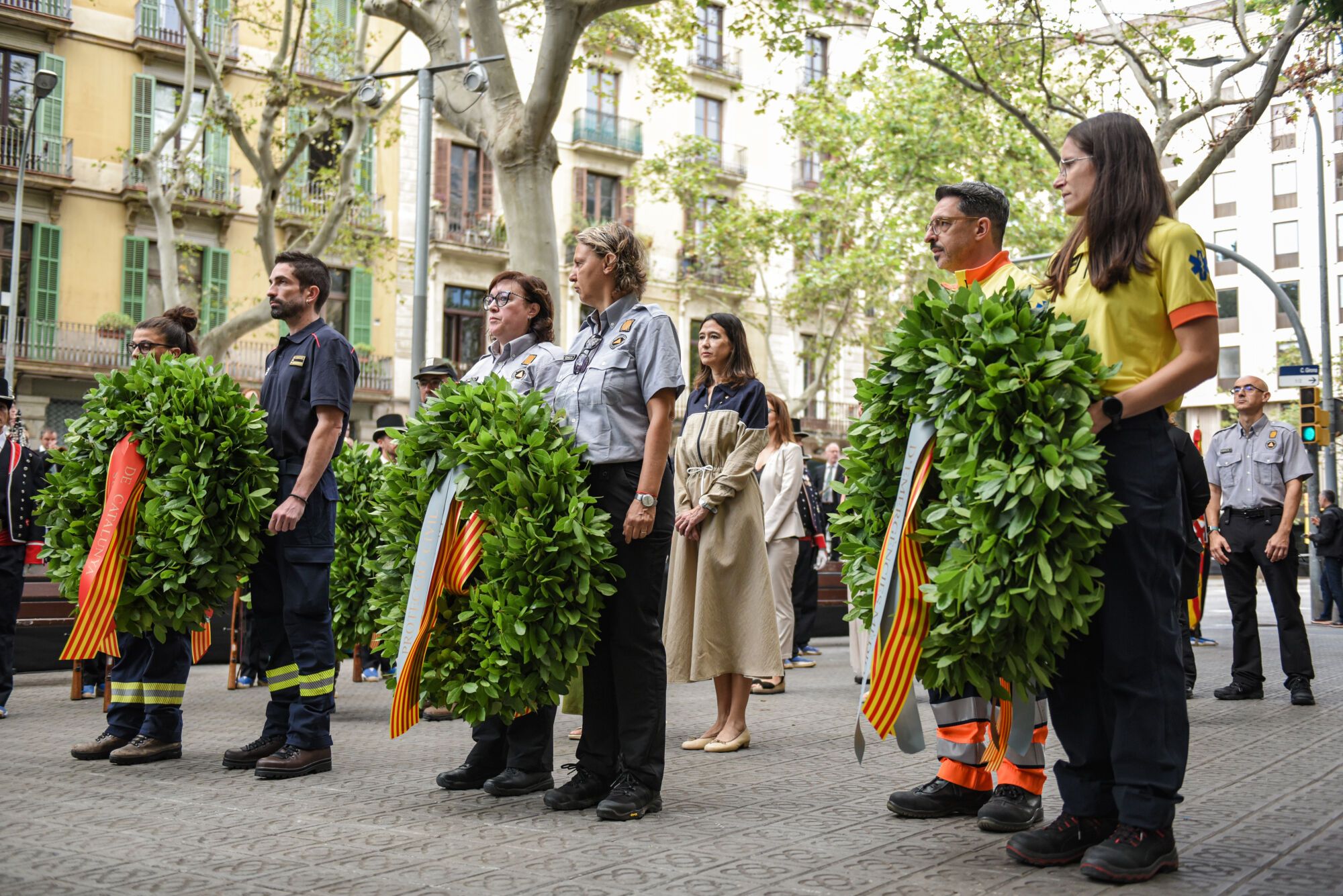 La consellera de Interior de la Generalitat Núria Parlon (c), llega a la ofrenda floral al monumento de Rafael Casanova, con motivo de la Diada, en la Ronda de Sant Pere-Alí Bei, a 11 de septiembre de 2025, en Barcelona, Catalunya (España). La jornada de la Diada en Cataluña comienza con la ofrenda floral a Rafael Casanova, a la que se espera una comitiva de todas las instituciones y partidos, salvo PP y Vox. La organización institucional recae por primera vez íntegramente en el Govern del PSC. 11 SEPTIEMBRE 2025;DIADA;RAFAEL CASANOVA; Alberto Paredes / Europa Press 11/09/2025. NÚRIA  PARLON;Alberto Paredes;category_code_new;