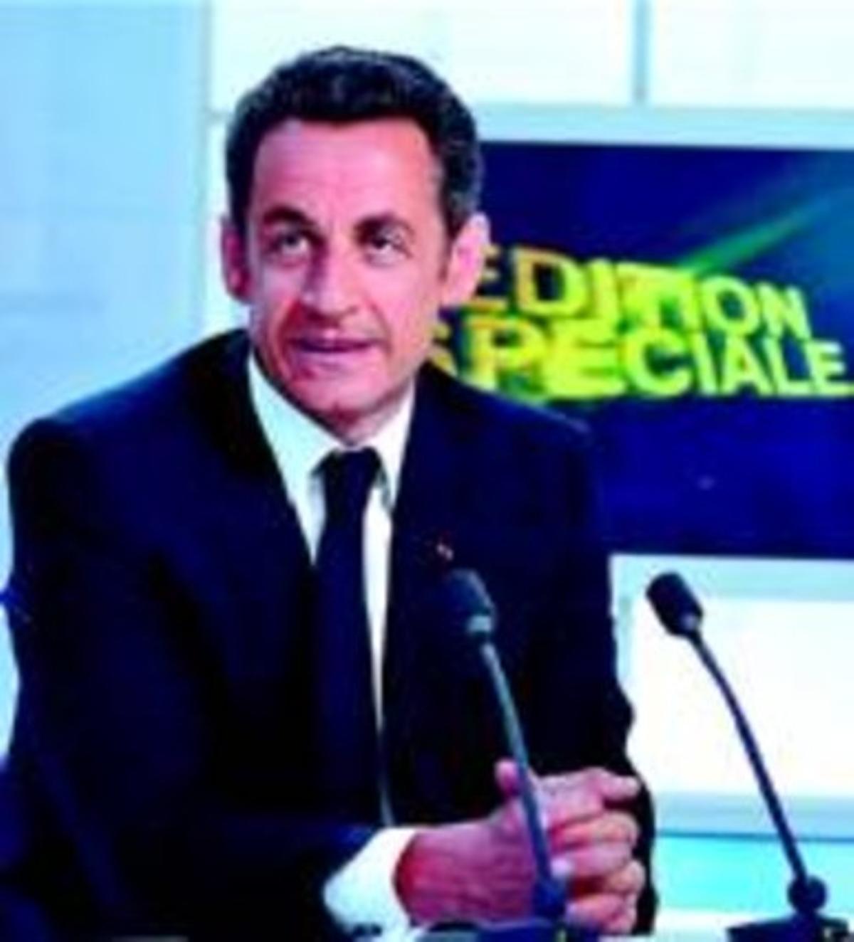 Sarkozy, ahir a la nit, en la seva intervenció a la televisió. Sarkozy, ahir a la nit, en la seva intervenció a la televisió.