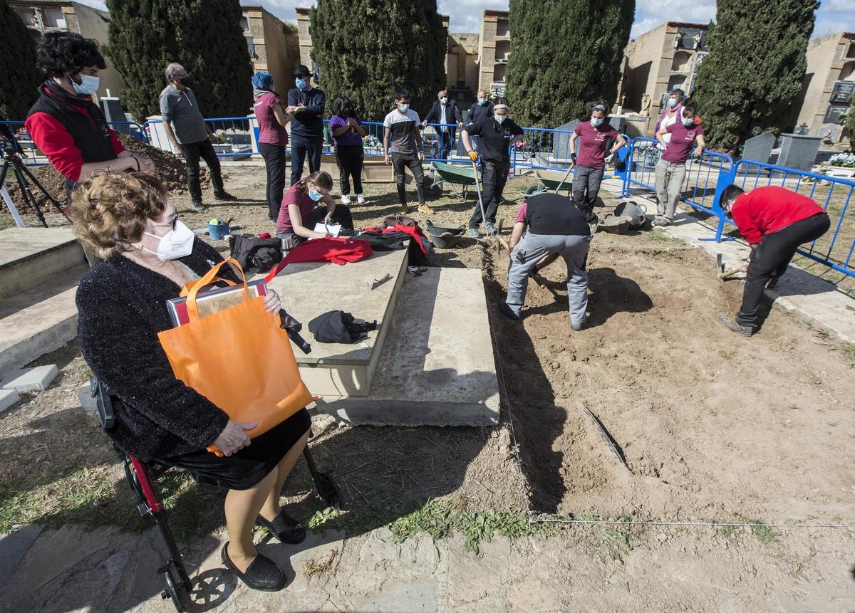 El cementerio de Alicante acoge la primera exhumación de represaliados del franquismo