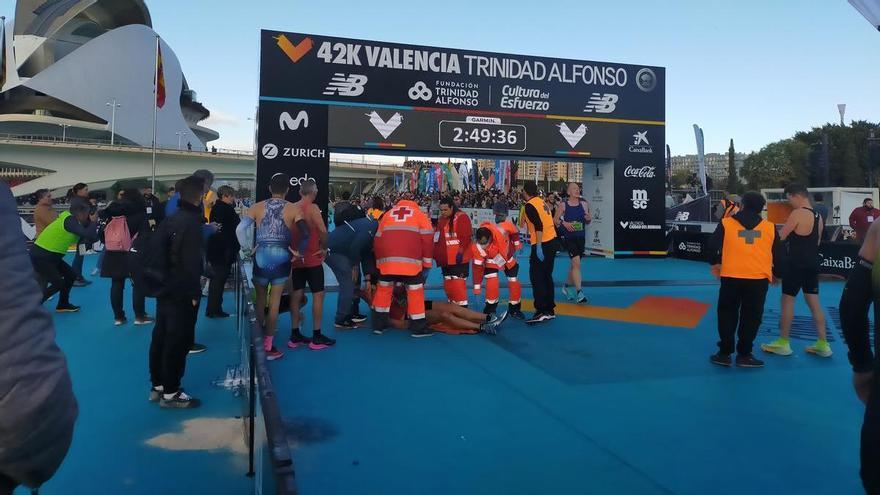 El dispositivo médico del Maratón Valencia atiende a 416 corredores