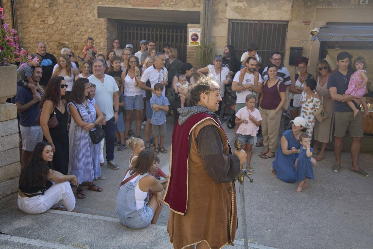Músics i artesans fan reviure l’edat mitjana a Castell d’Aro en la 25a edició del Mercat Medieval Músics i artesans fan reviure l’edat mitjana a Castell d’Aro en la 25a edició del Mercat Medieval