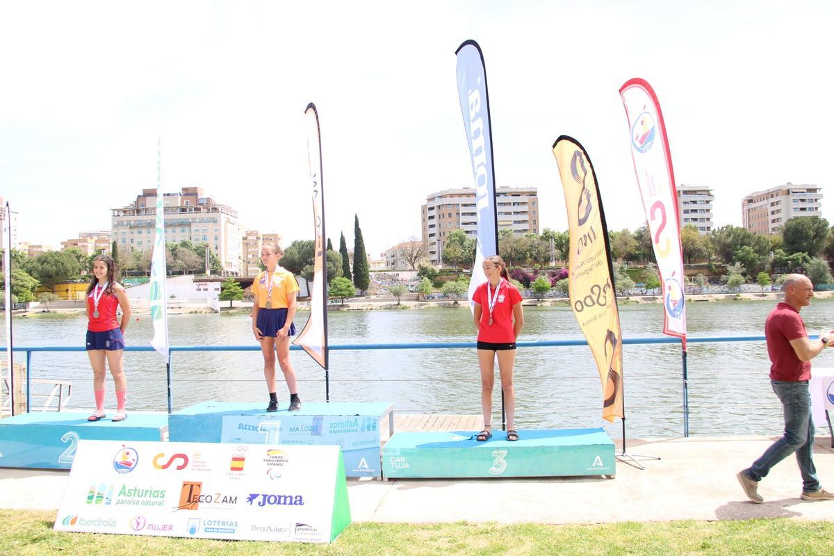 Benito se colgó la medalla de bronce en su categoría.