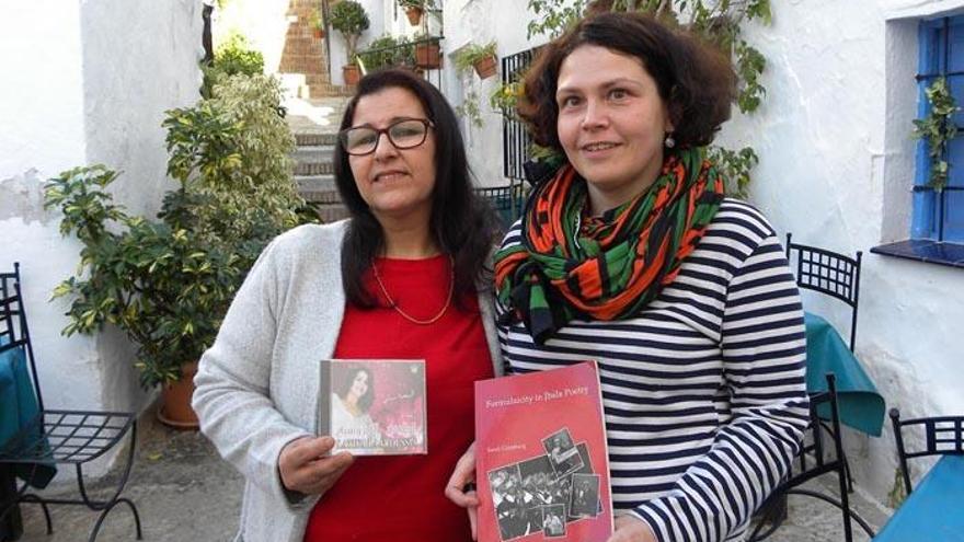 Latifa Laaroussia junto a Sarali Gintsburg, investigadora rusa de la Universidad de Navarra.