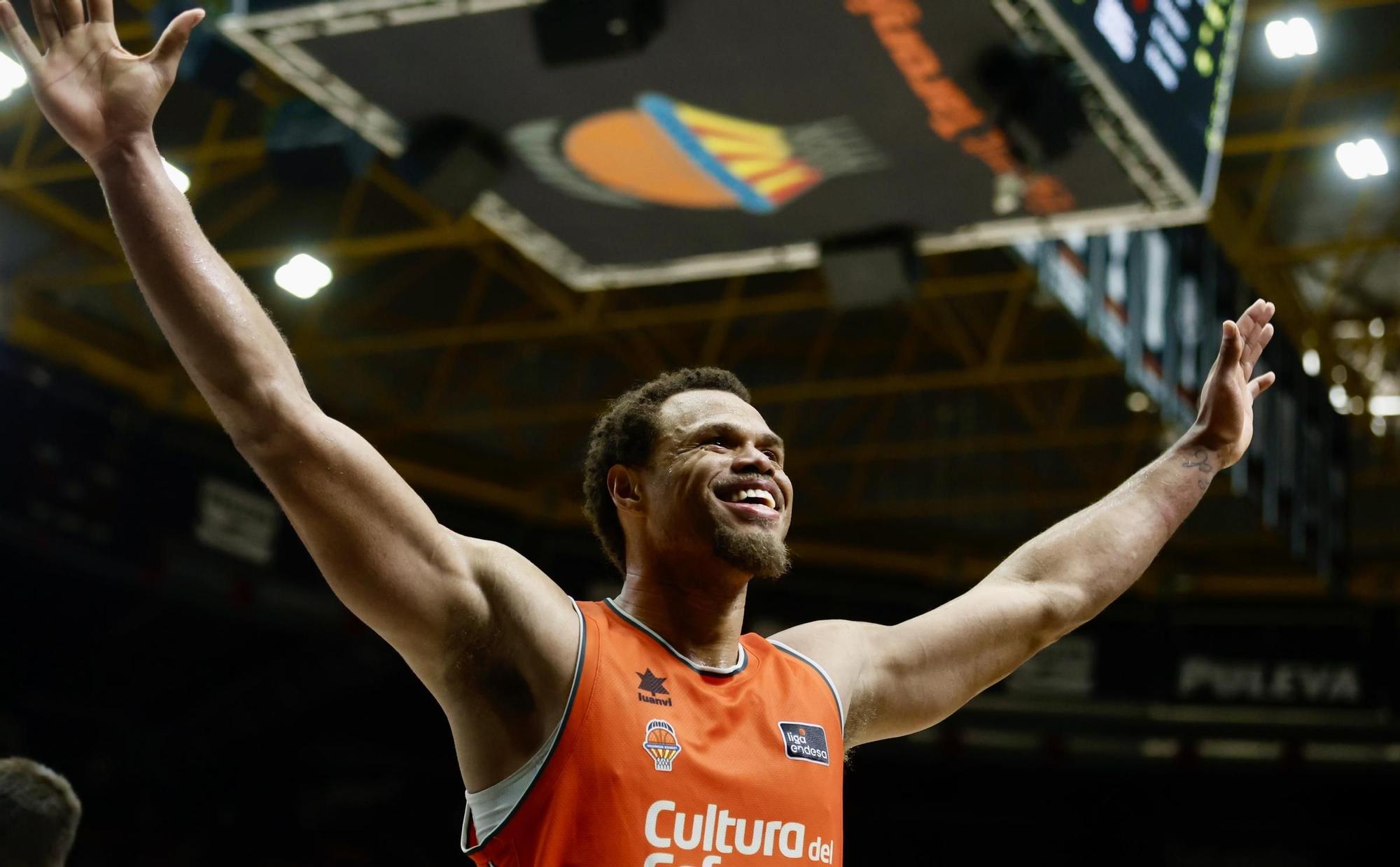 Las mejores fotos del resurgir del Valencia Basket frente al Baskonia