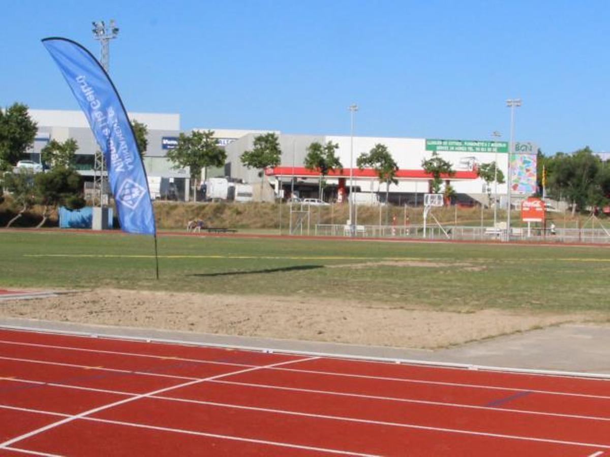 Acció de restauració ambiental a les Pistes Municipals d’Atletisme Carme Sugrañes Blay Acció de restauració ambiental a les Pistes Municipals d’Atletisme Carme Sugrañes Blay