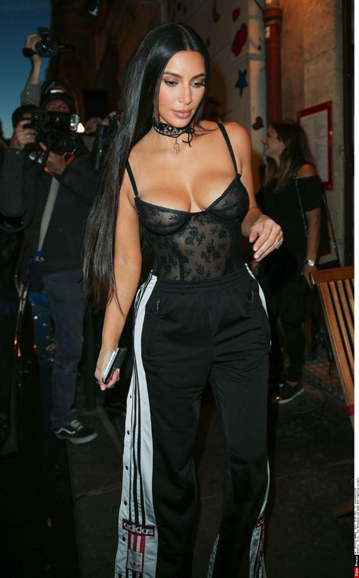 Kim Kardashian con look 'athleisure'