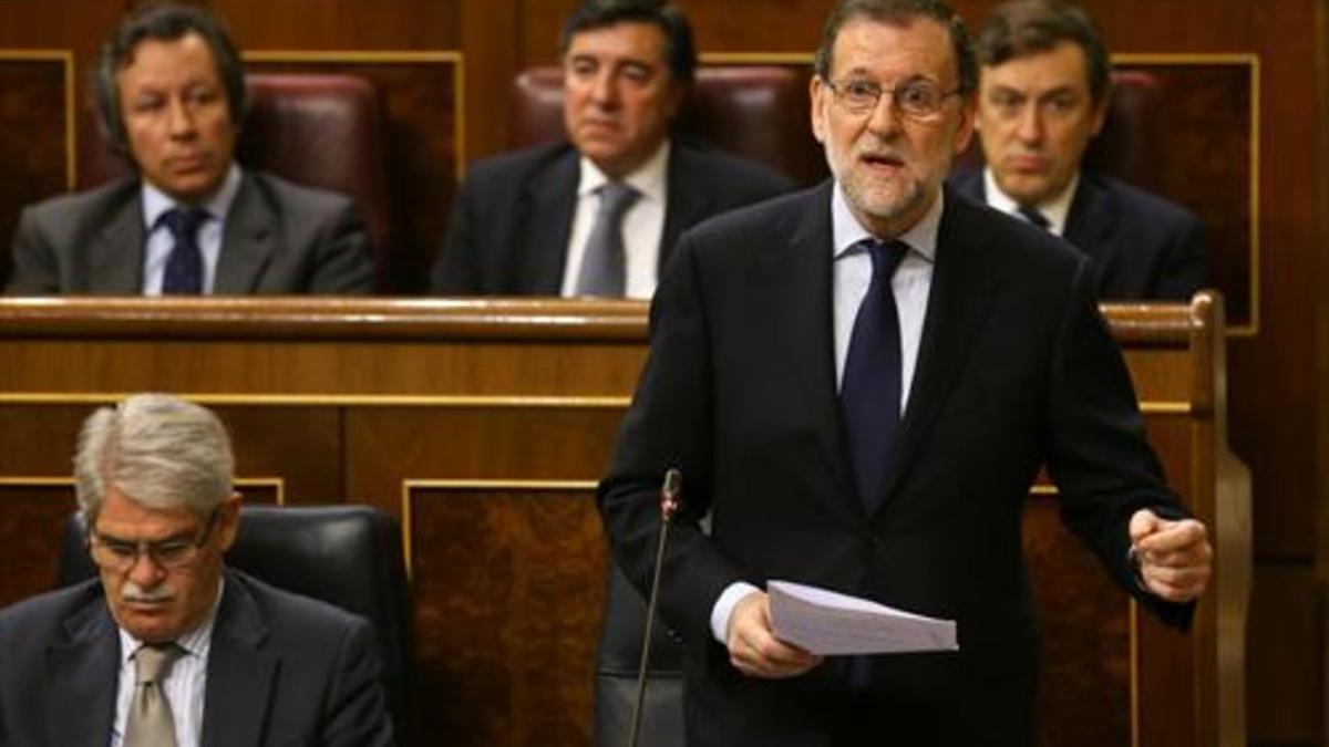 Mariano Rajoy responde a una pregunta, ayer, en el Congreso.