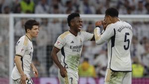 Resumen, goles y highlights del Real Madrid 3 - 2 Almería de la jornada 21 de LaLiga EA Sports