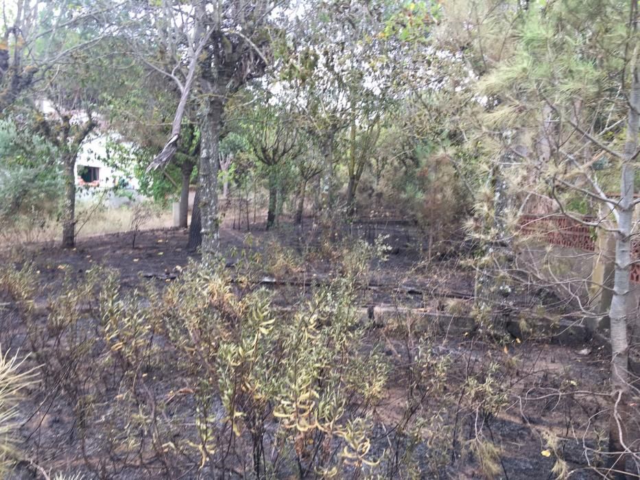 Incendi en un antic càmping a Palamós