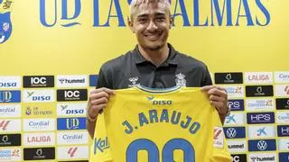 Julián Araujo, debut interesante con la UD Las Palmas