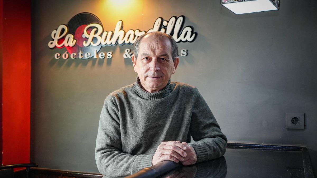 Vídeo | Así es la Buhardilla, el local que ha sido un refugio para murgueros, comparseros y aficionados a la fiesta