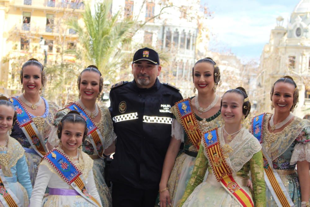 Fallas 2018 - Palco del día 6: andaluzas, tricornios y cumpleaños de la farmacéutica