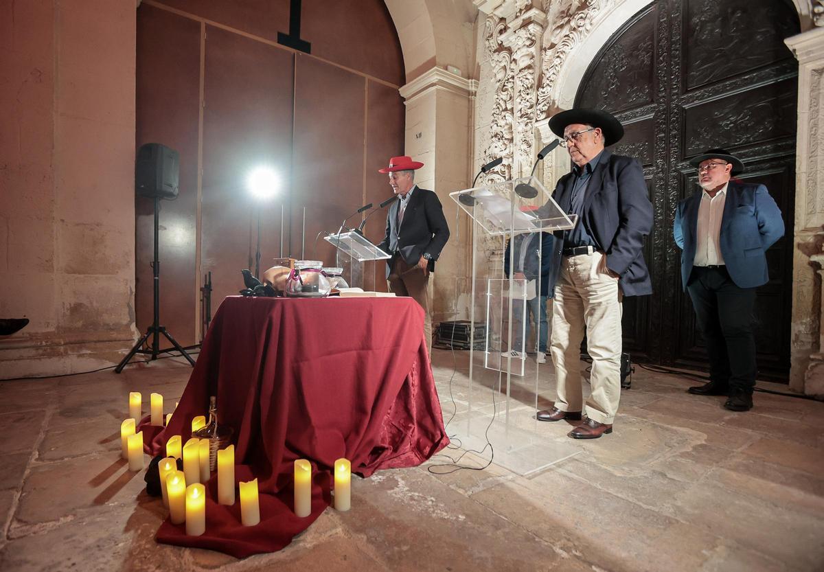 Lectura de Don Juan Tenorio XIII en el Claustro histórco de la Concatedral de San Nicolás