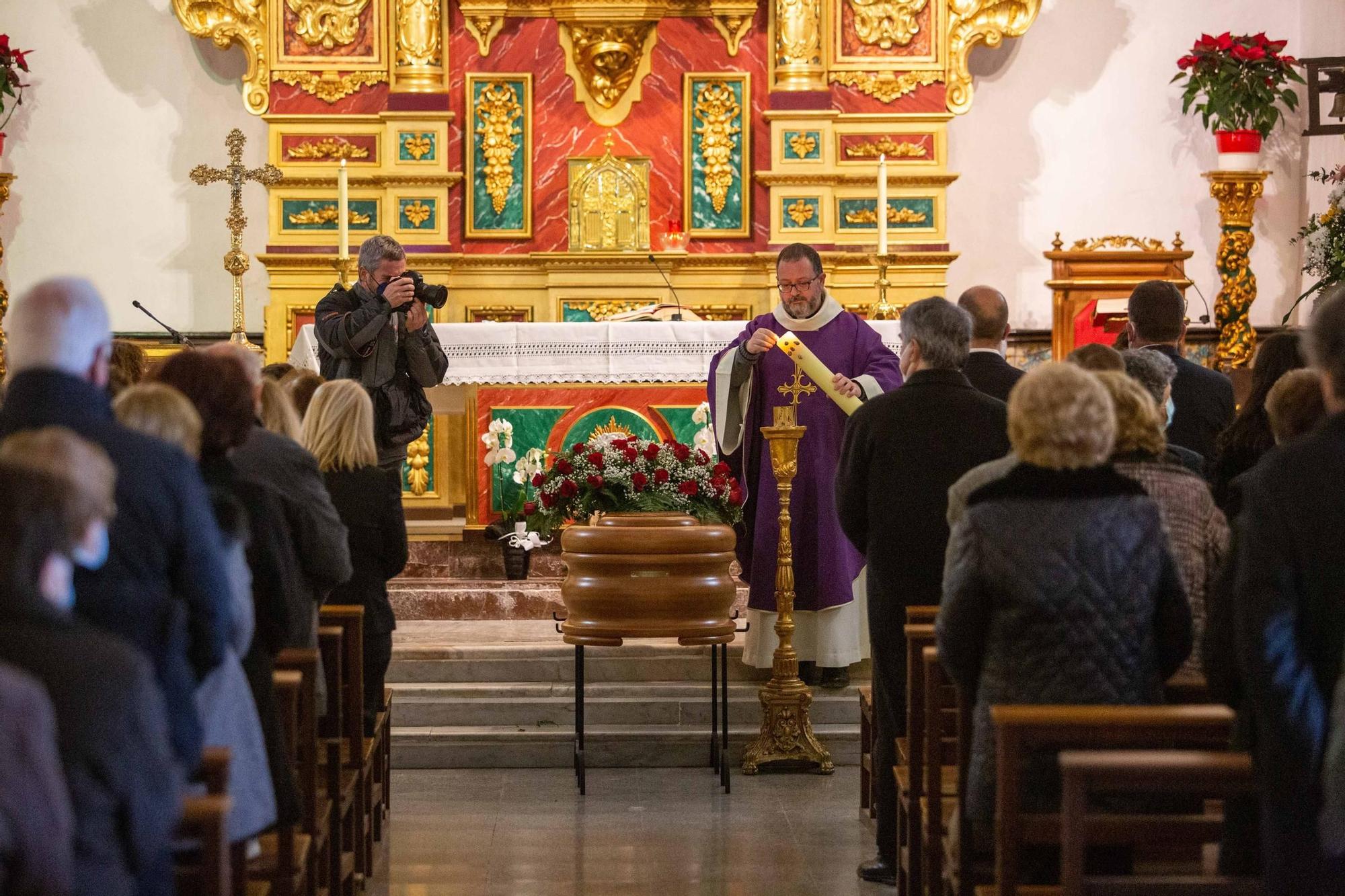 "Tristeza y rabia" en el funeral del pescador que murió en el naufragio de Ibiza