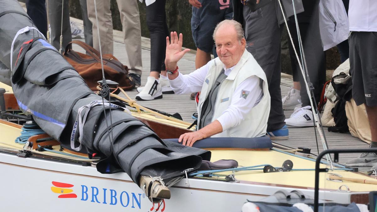 El rey emérito en una de las regatas en las que participó durante el pasado fin de semana en Sanxenxo (Pontevedra)