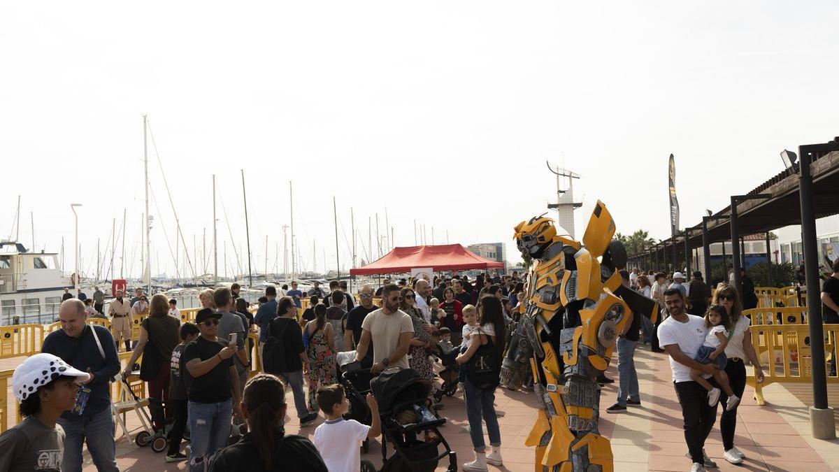 El puerto de Castelló se llenó de personajes de 'Star Wars' y otros populares universos de ficción.
