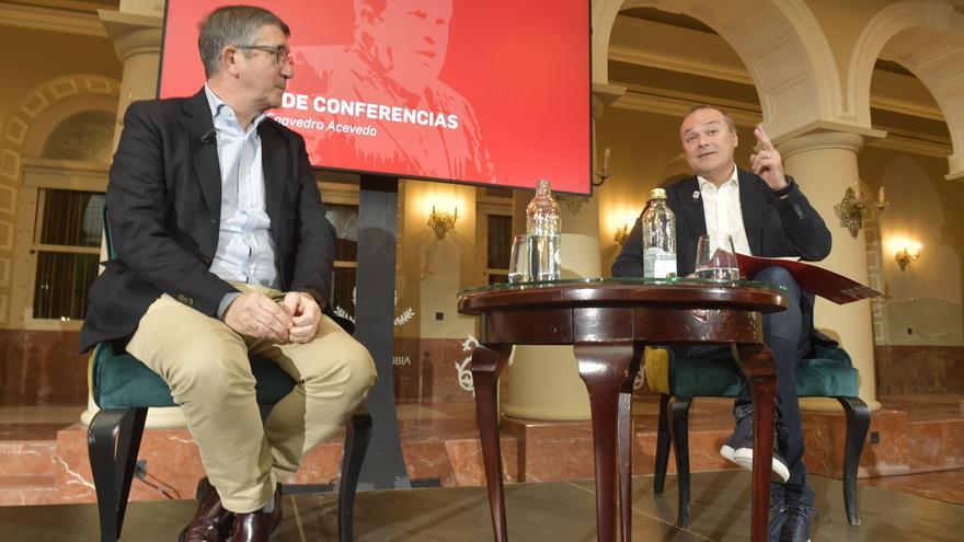 Patxi López participa en el ciclo de conferencias en memoria de Jerónimo Saavedra