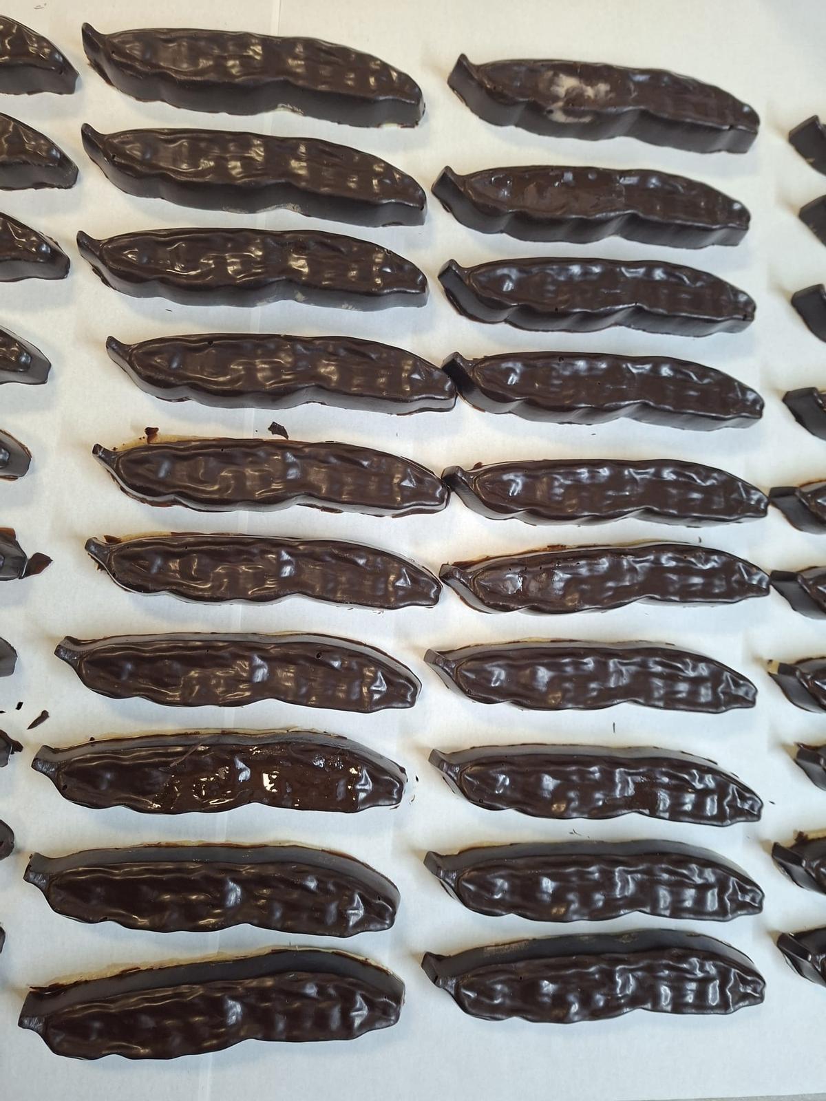 Turrones Agut presenta el chocolate de algarroba al vino.