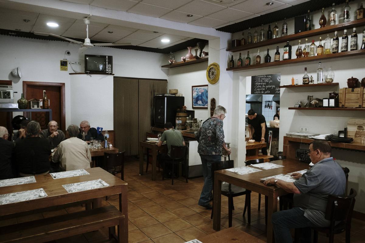 El gallego del bar Mora rescata la centenaria bodega Sant Antonio