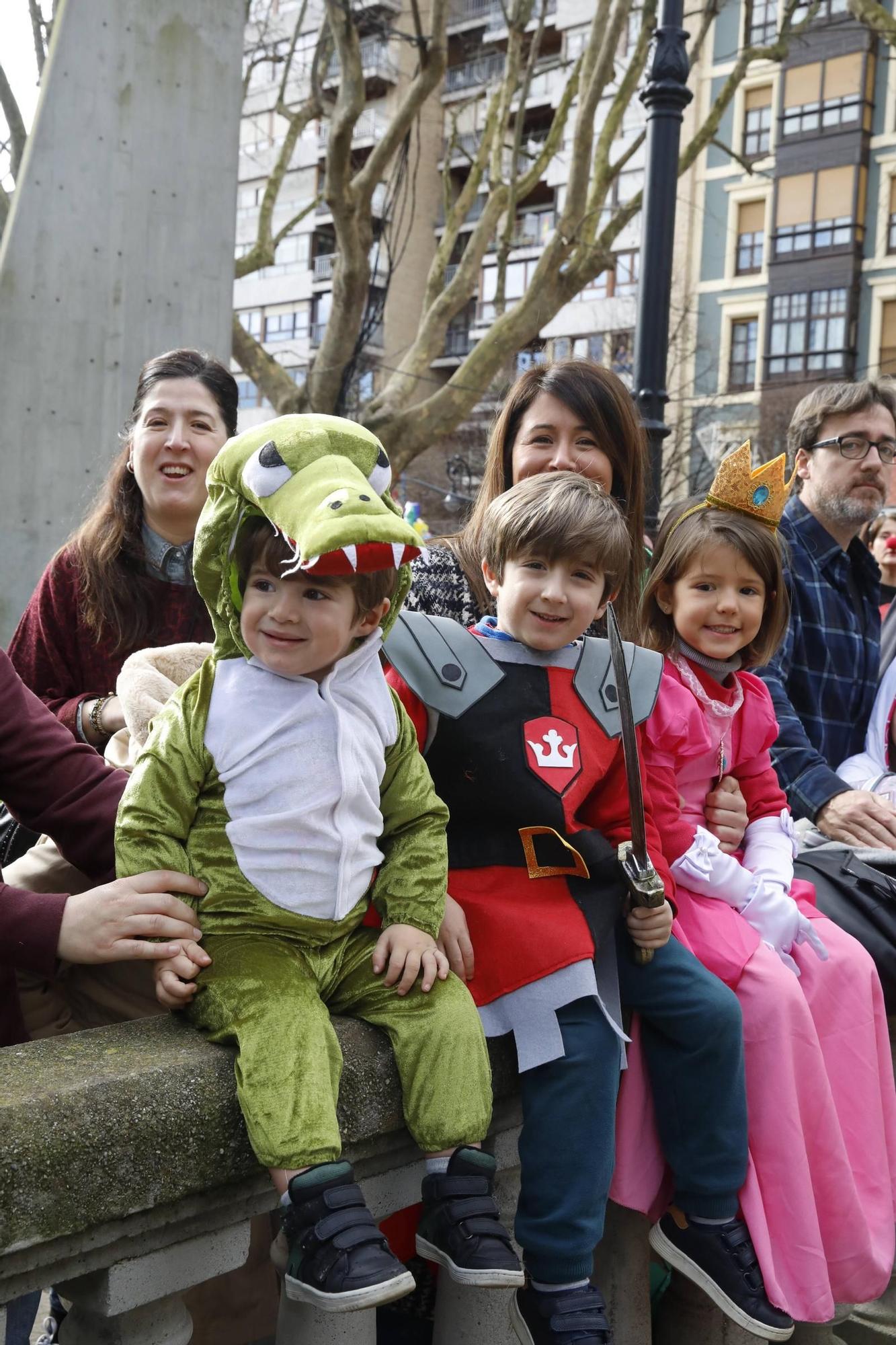 Así han disfrutado pequeños y mayores en el desfile infantil del Antroxu de Gijón (en imágenes)