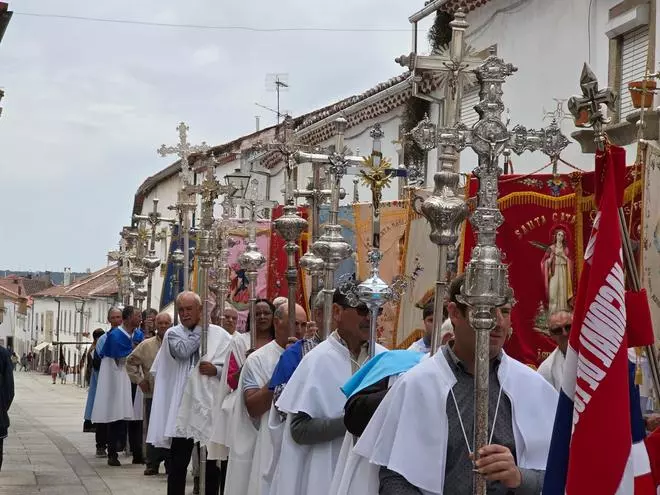 Los estandartes y cruces parroquiales del concelho se concentran en Miranda do Douro