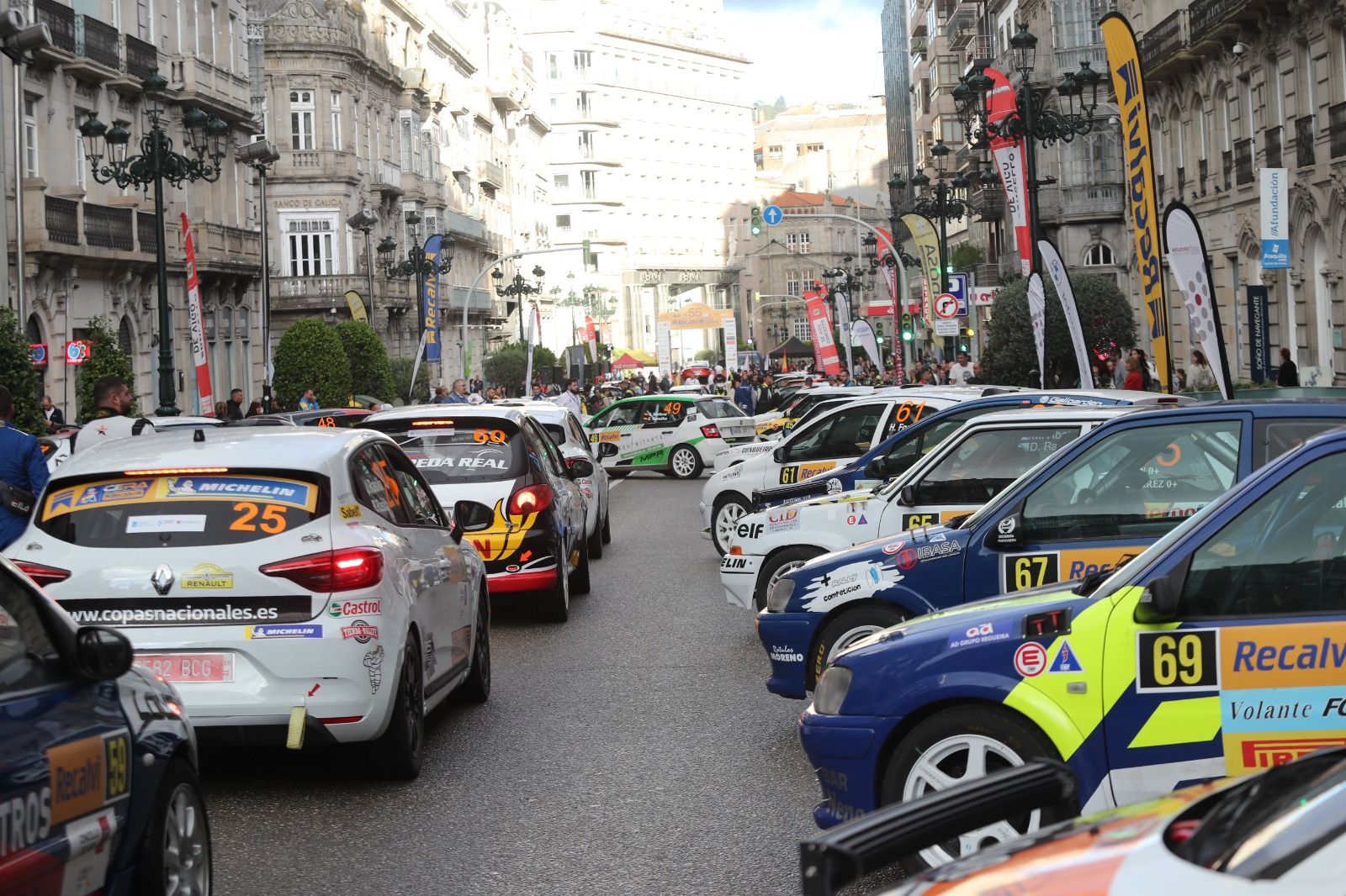 Los motores del Rallye Rías Baixas rugen en el centro de Vigo