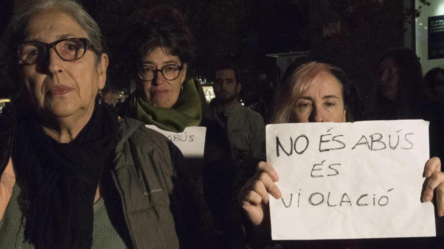 Concentració de rebuig a la sentència a Manresa